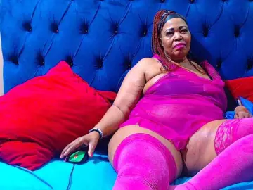 Ebonycandy10  live sex cam