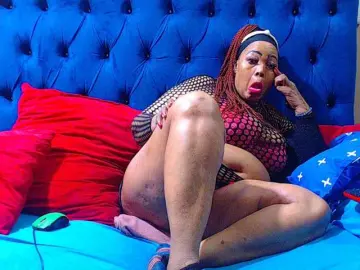 Ebonycandy10  live sex cam