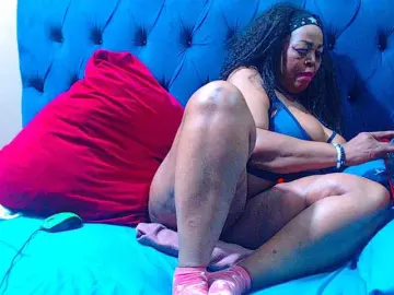 Ebonycandy10  live sex cam