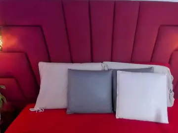 Emili-Hot  live sex cam