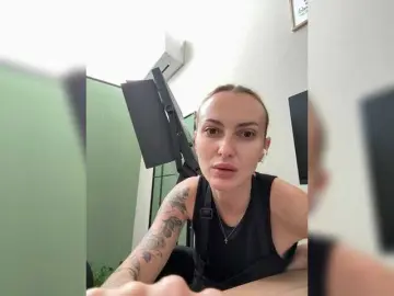 MiaDreams  live sex cam