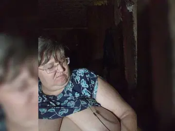 Olga47  live sex cam