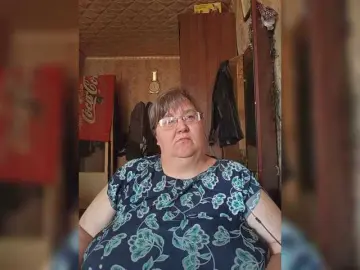 Olga47  live sex cam