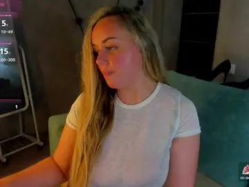 Sky-Kuper  live sex cam