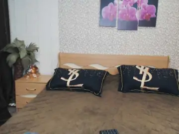 AwesomeValen  live sex cam