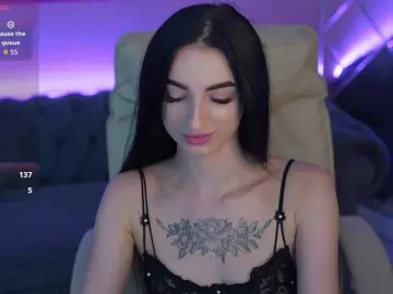 EmilyyMoon  live sex cam