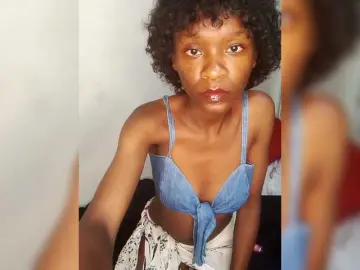 Hornychiq4u  live sex cam