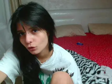 TheSluttyFox  live sex cam