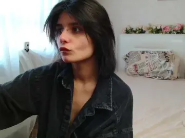 TheSluttyFox  live sex cam