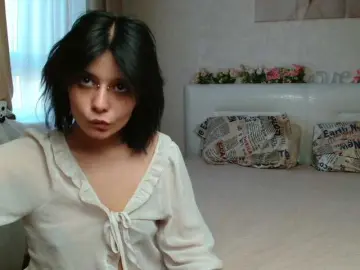 TheSluttyFox  live sex cam
