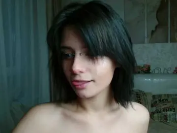 TheSluttyFox  live sex cam