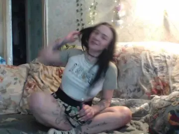 Yuki57  live sex cam