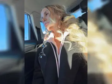 Blondinochkaa  live sex cam