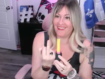 Gennyrock  live sex cam