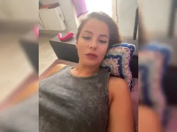 Lovelygirls1  live sex cam
