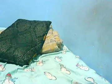 Bigebonyboobs  live sex cam