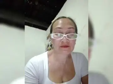 Cherrywhite03  live sex cam