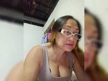 Cherrywhite03  live sex cam