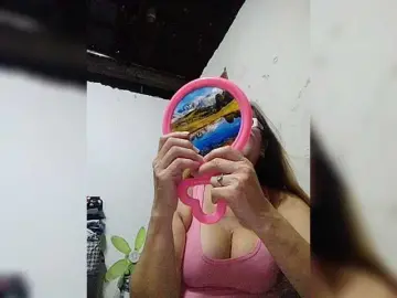 Cherrywhite03  live sex cam