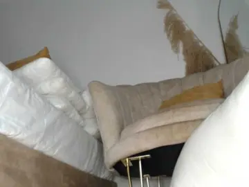 Trissabenson  live sex cam