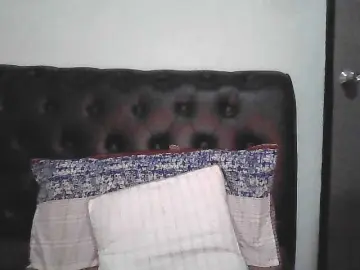 Denise32  live sex cam