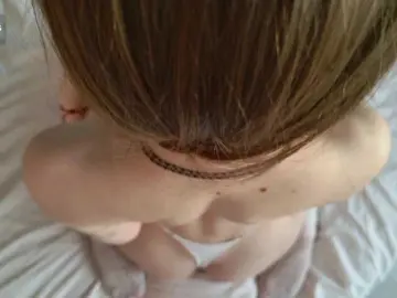 SalutChristine  live sex cam