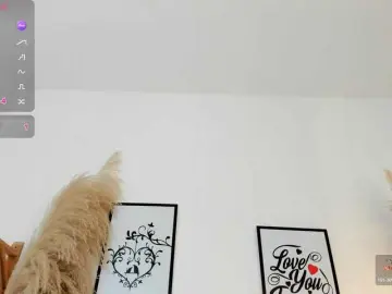 Mia-lourence  live sex cam