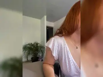 Allie-Rose  live sex cam