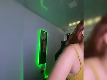 Allie-Rose  live sex cam