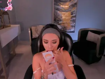 IsabellaMoreau  live sex cam