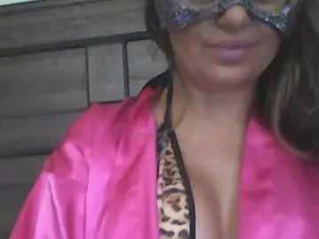 Kobe-Lynn  live sex cam