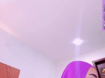 Malika-Noor  live sex cam