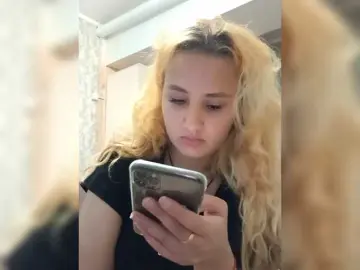 BloodyLisss  live sex cam
