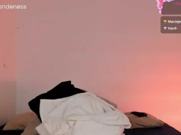 Nessa2wine  live sex cam