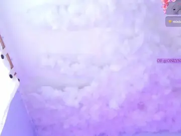 Nessa2wine  live sex cam