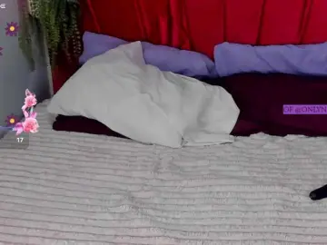 Nessa2wine  live sex cam