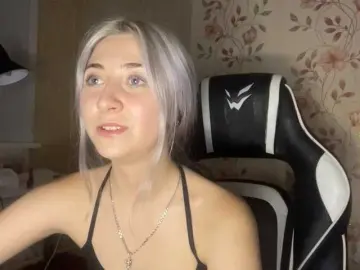 NickiCreagh  live sex cam