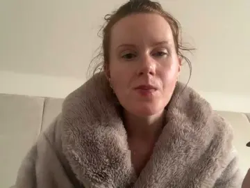 REDHEADROSIE  live sex cam