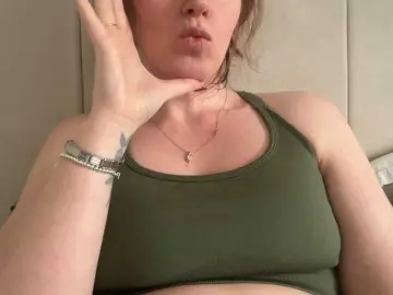 REDHEADROSIE  live sex cam