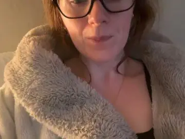 REDHEADROSIE  live sex cam