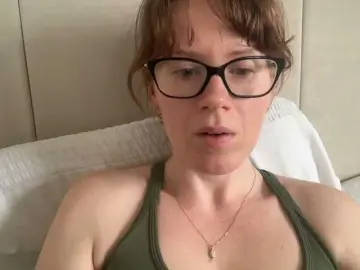REDHEADROSIE  live sex cam