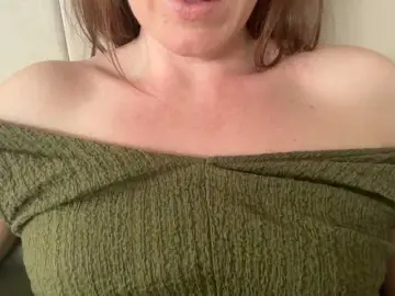 REDHEADROSIE  live sex cam