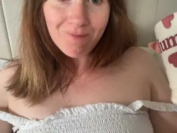 REDHEADROSIE  live sex cam