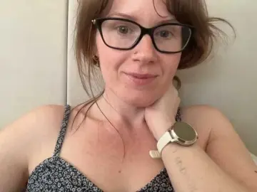 REDHEADROSIE  live sex cam