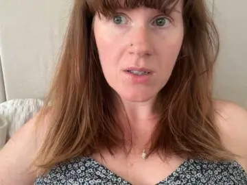 REDHEADROSIE  live sex cam