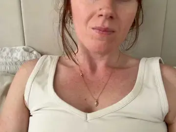 REDHEADROSIE  live sex cam