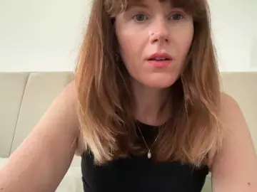 REDHEADROSIE  live sex cam