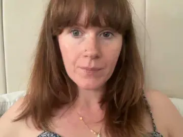 REDHEADROSIE  live sex cam