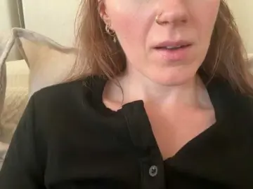 REDHEADROSIE  live sex cam