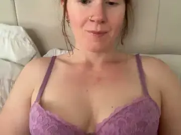 REDHEADROSIE  live sex cam